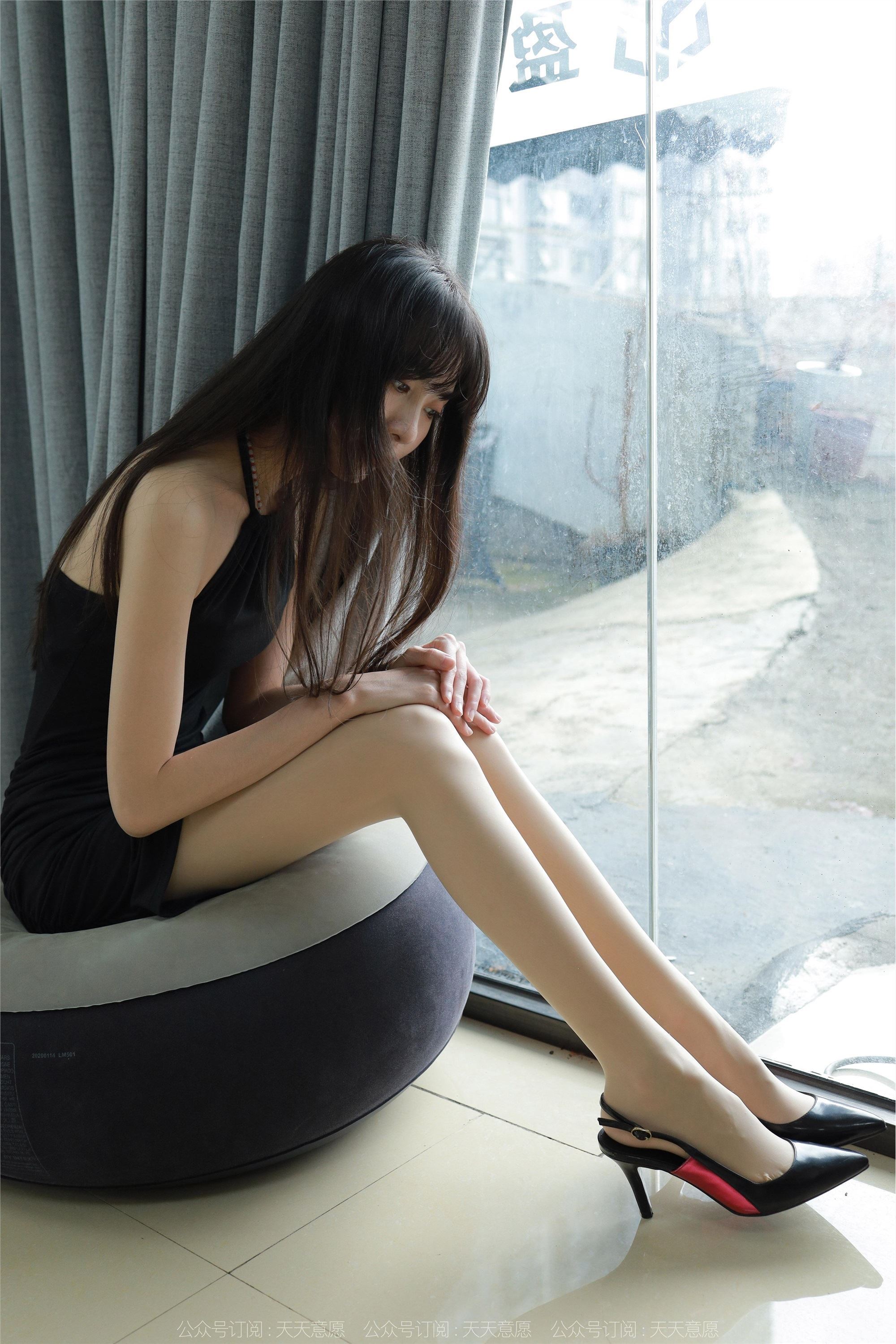 IESS异思趣向  2022.12.01 丝享家 1285 团团《黑色包臀裙》